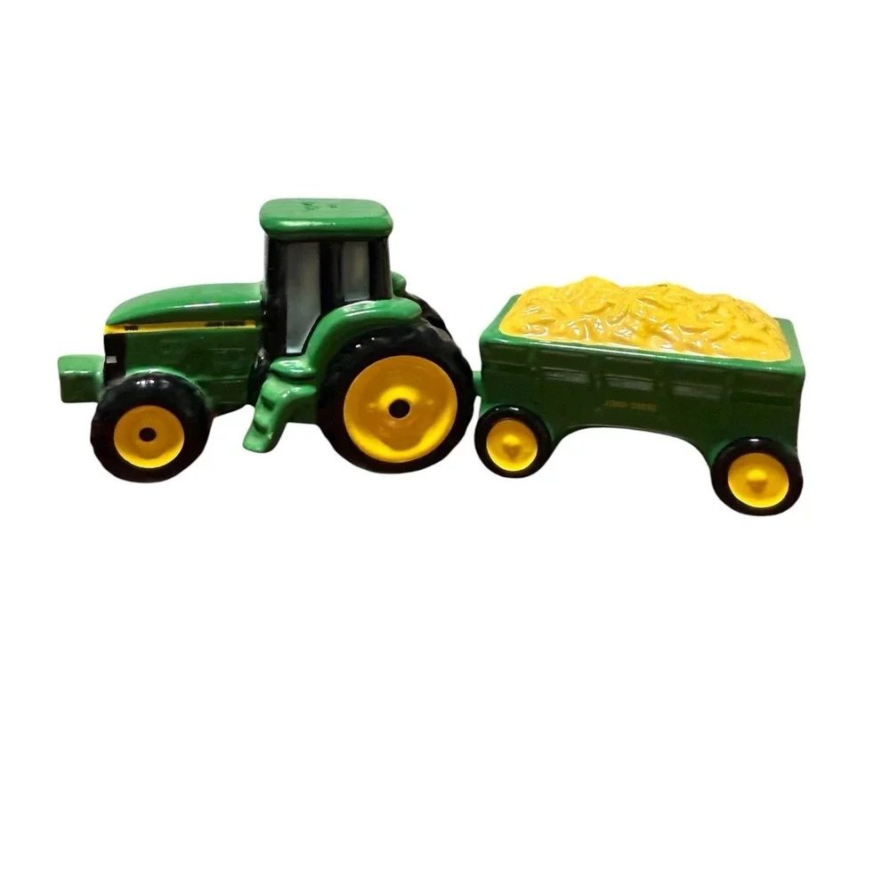 JOHN DEERE TRACTOR AND WAGON SALT AND PEPPER SHAKERS 1998